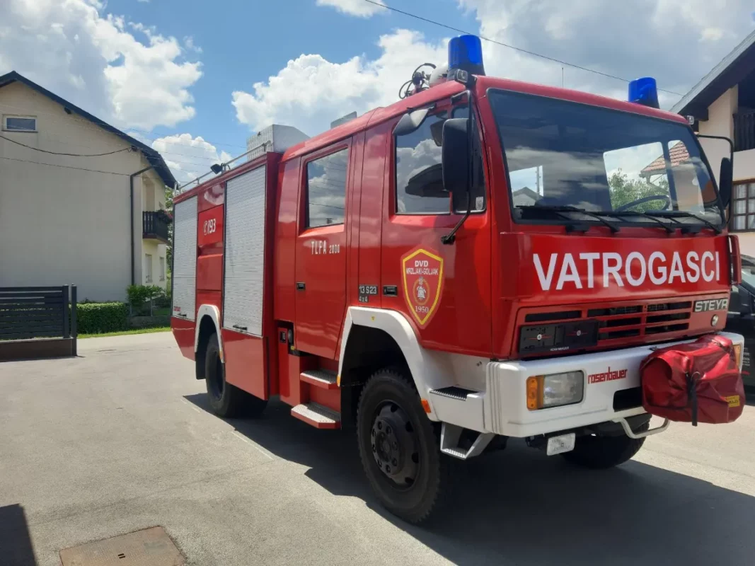 delta-design-car-wrap-27