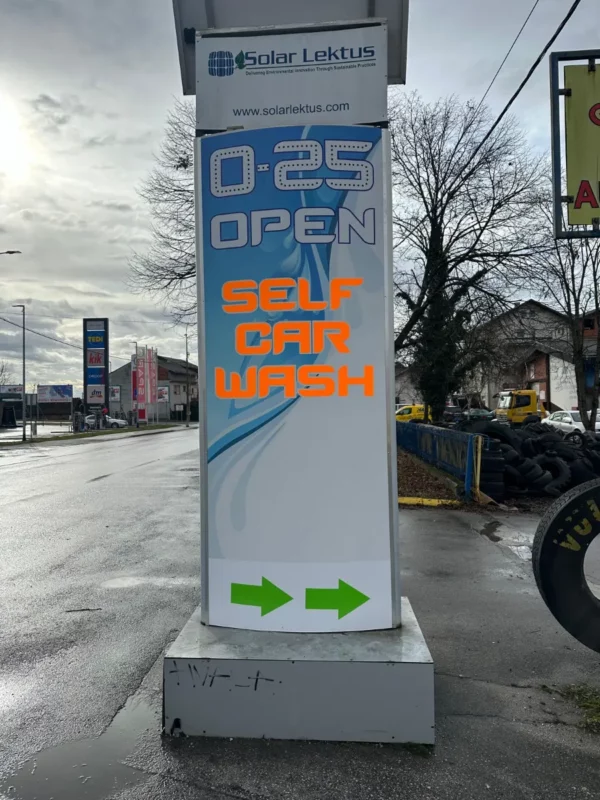 delta design reklamni stupovi totemi 01
